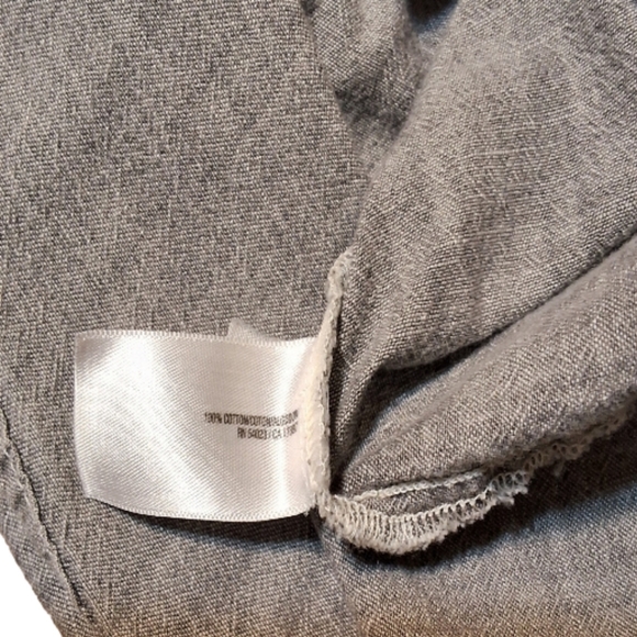 Old Navy Button Down Gray Shirt Size S - Picture 6 of 7